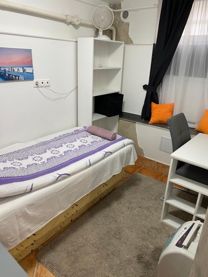 Centrum Wellness Hostel Debrecen Eksteriør billede