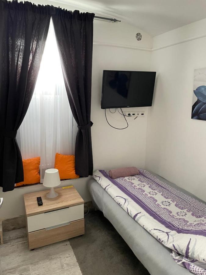 Centrum Wellness Hostel Debrecen Eksteriør billede