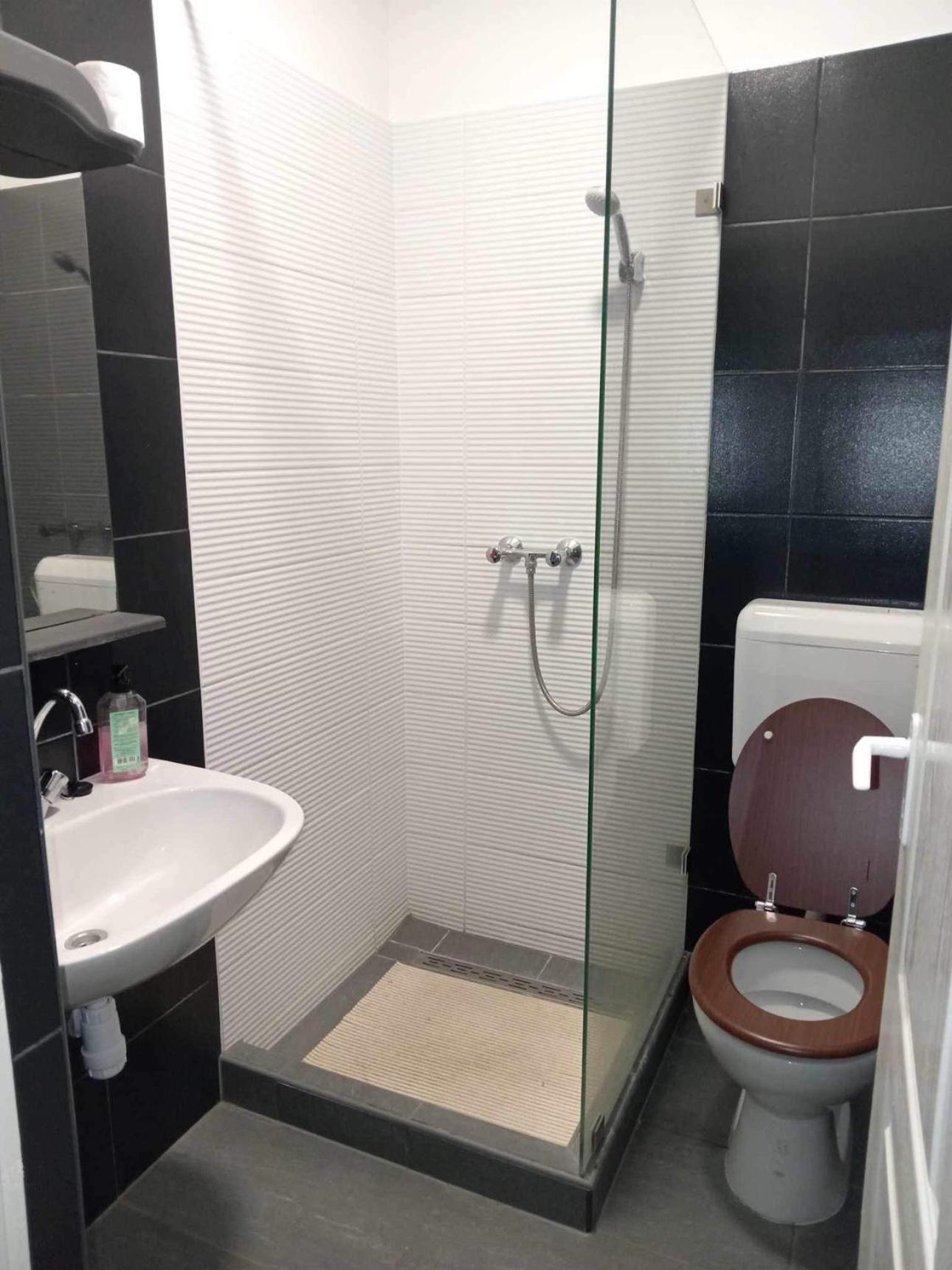 Centrum Wellness Hostel Debrecen Eksteriør billede