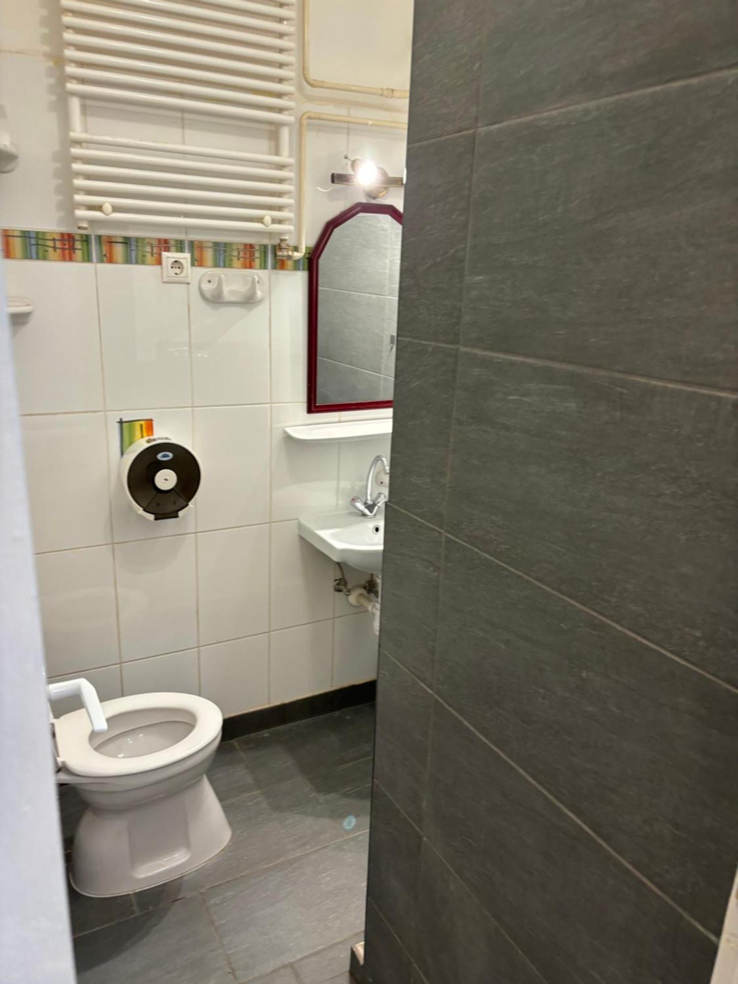 Centrum Wellness Hostel Debrecen Eksteriør billede