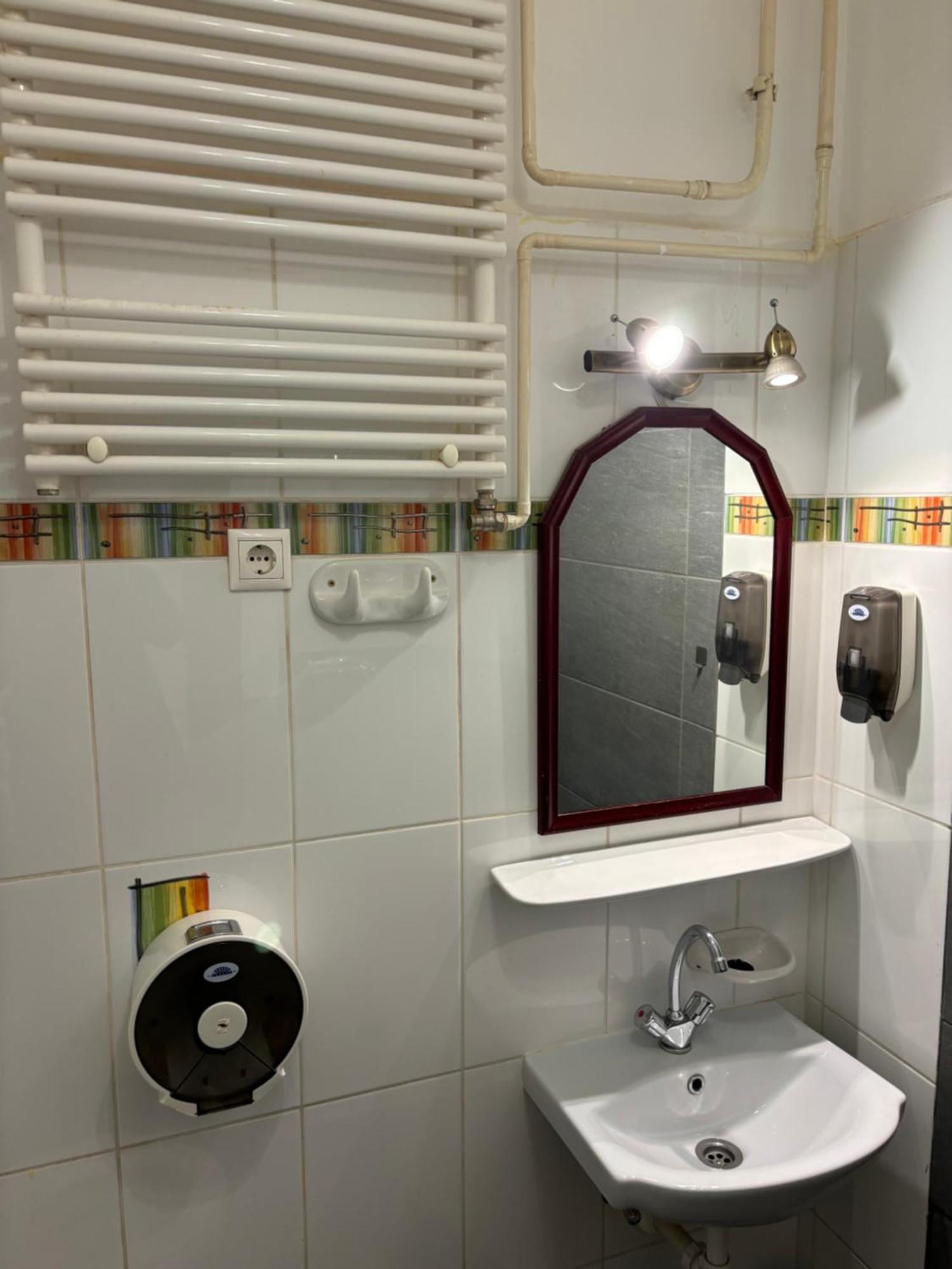 Centrum Wellness Hostel Debrecen Eksteriør billede